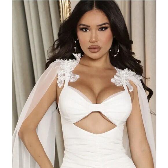 Women's Celeste Maxi Party Wedding White Dress Fashion Nova Size X-Small NWT - Picture 4 of 16